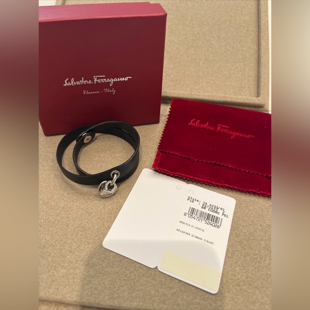 SALVATORE Ferragamo Double Nero Crystal Leather Bracelet Silver Toned Heart 2015